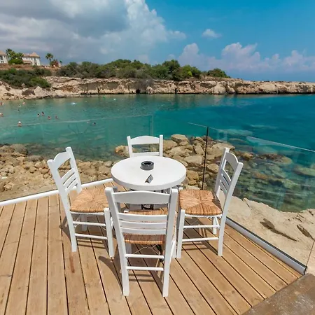 Villa Dafni 14 *