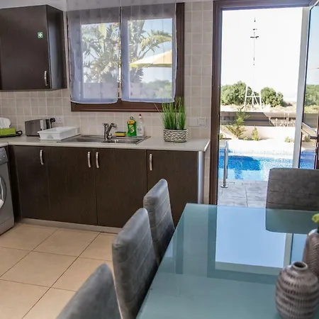 Dafni 14 Villa Paralimni